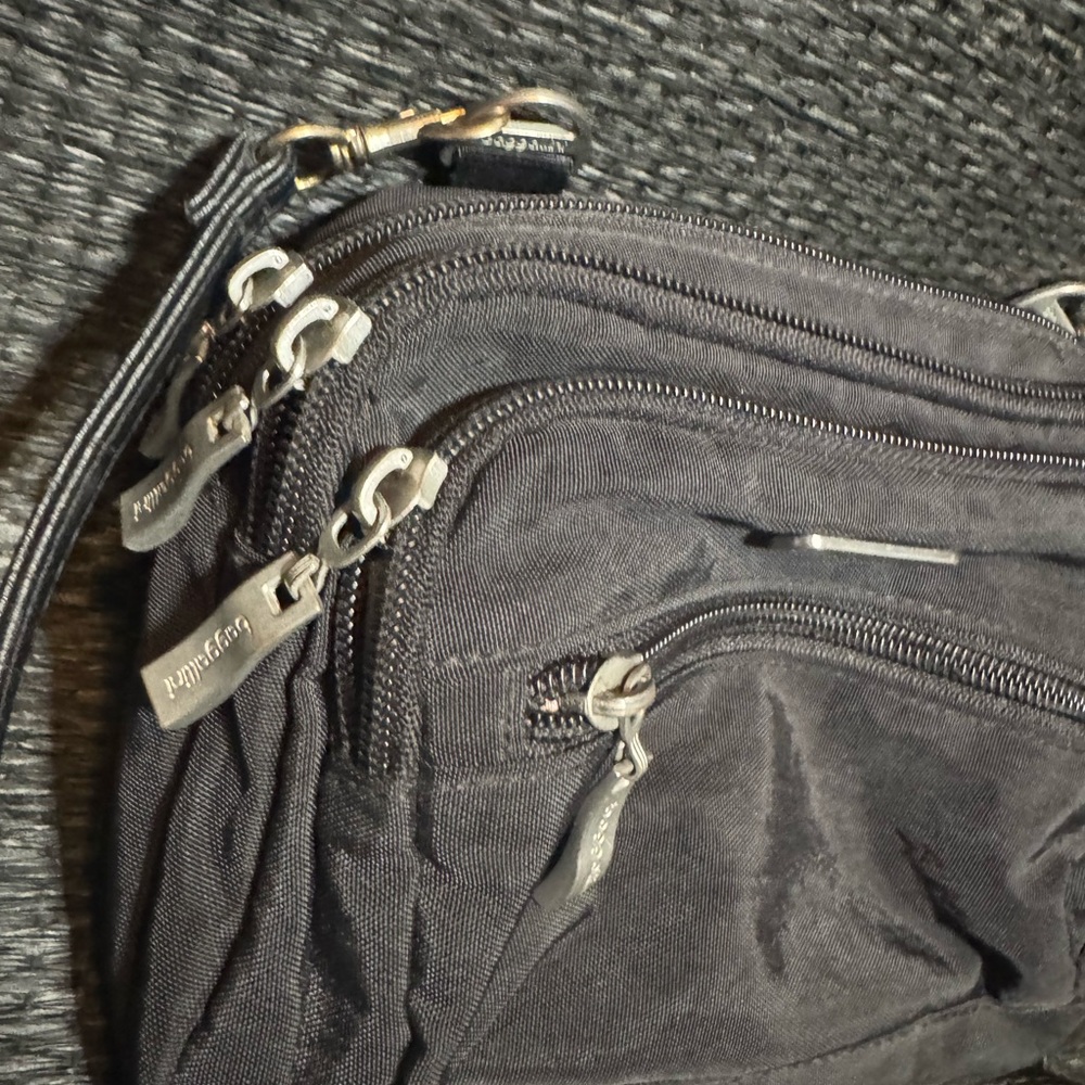 Baggallini Black Crossbody Bag - Picture 2 of 10